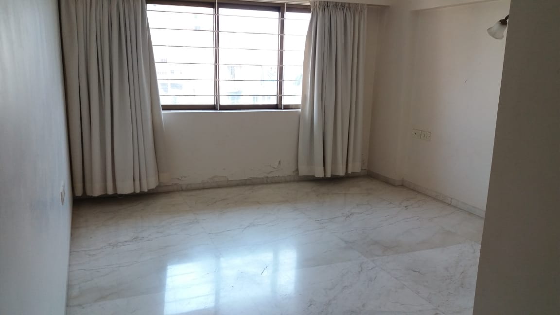 4 BHK Semi Furnished in The Jackers , Bandra West